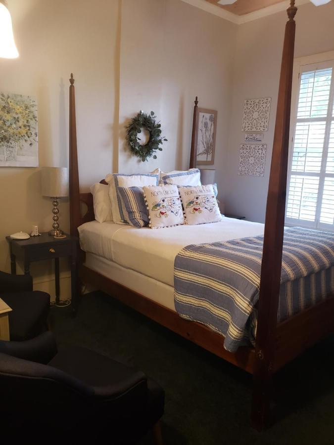 Pecan Tree Inn Beaufort Экстерьер фото