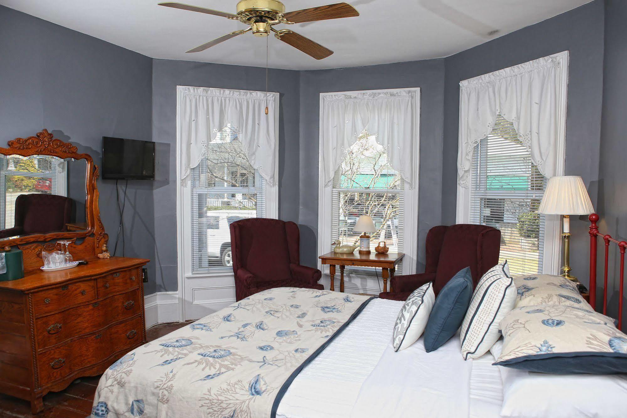 Pecan Tree Inn Beaufort Экстерьер фото